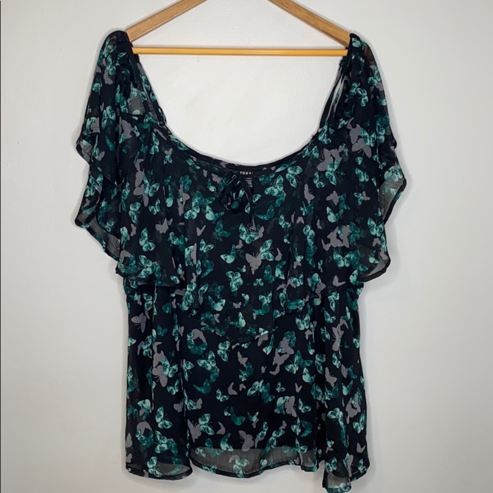 Torrid semi sheer top w/cold shoulder sleeves - 22